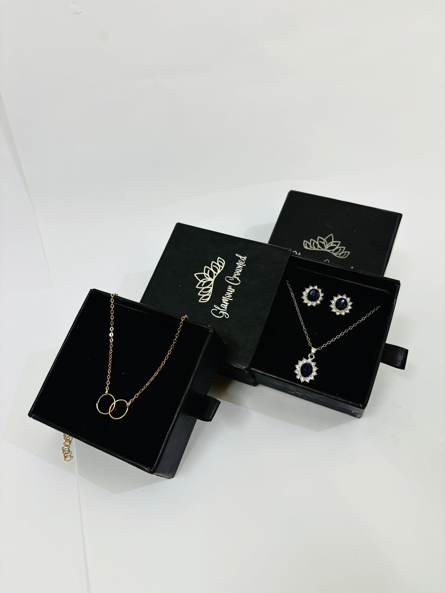 Crystal Diamond With Eternal Bond Jewellery Set